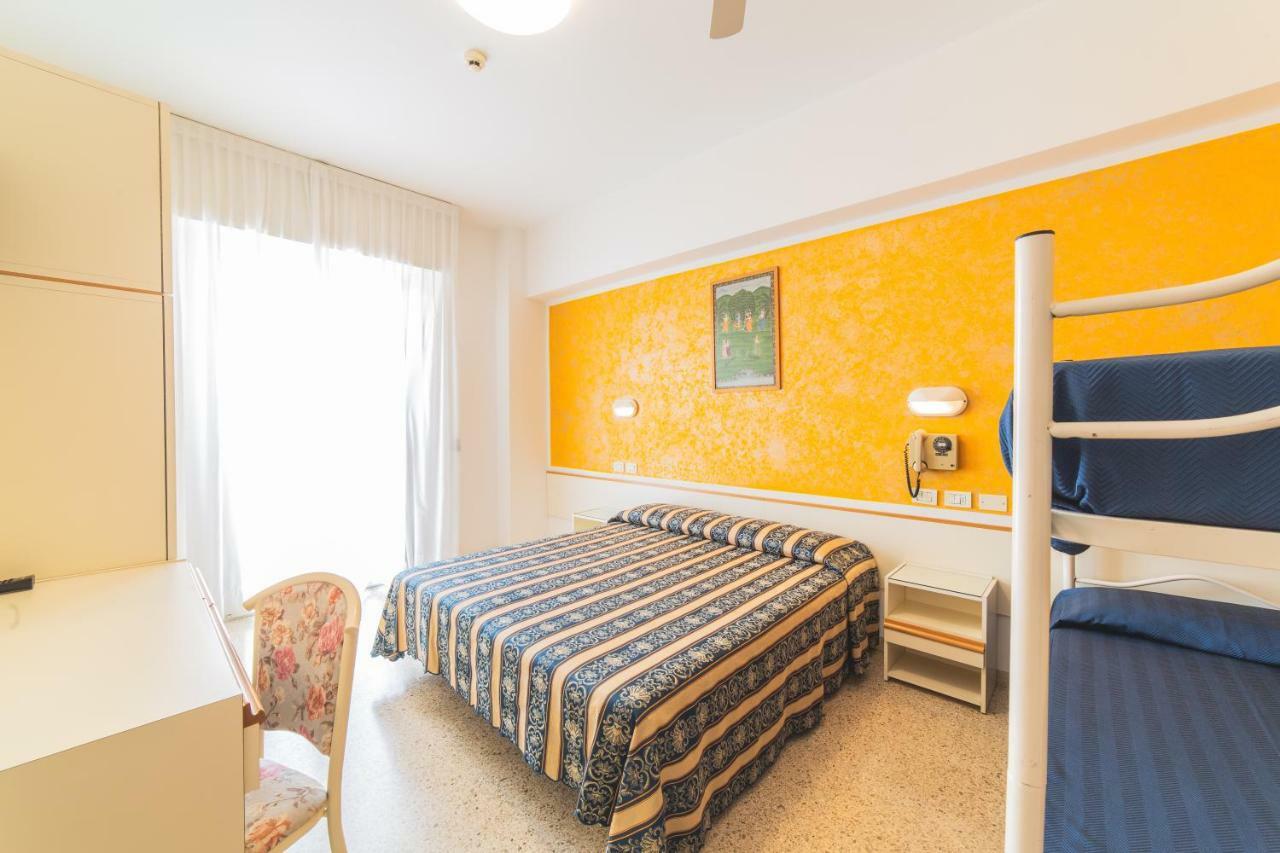 Hotel Astoria Cattolica Esterno foto
