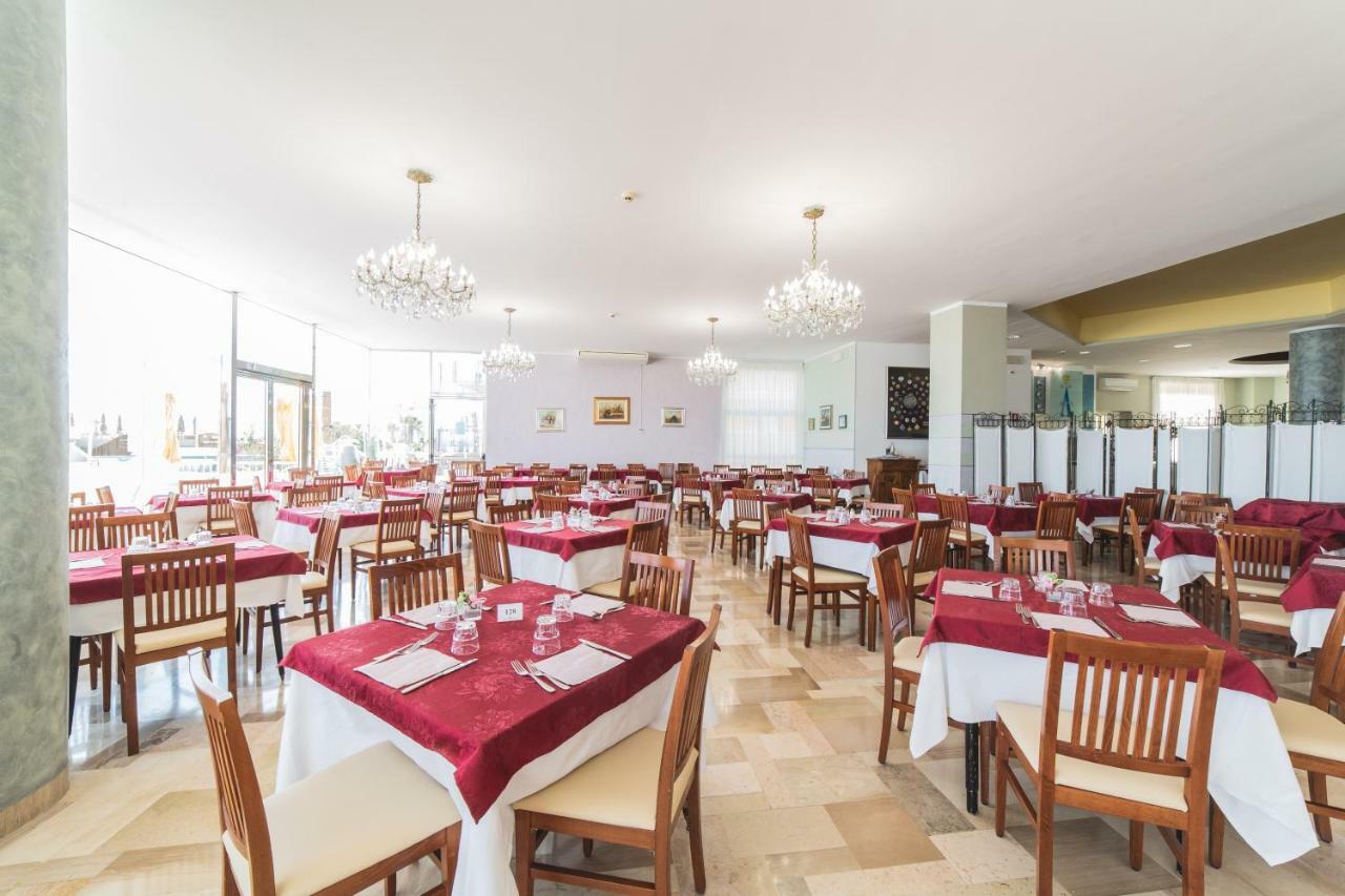 Hotel Astoria Cattolica Esterno foto