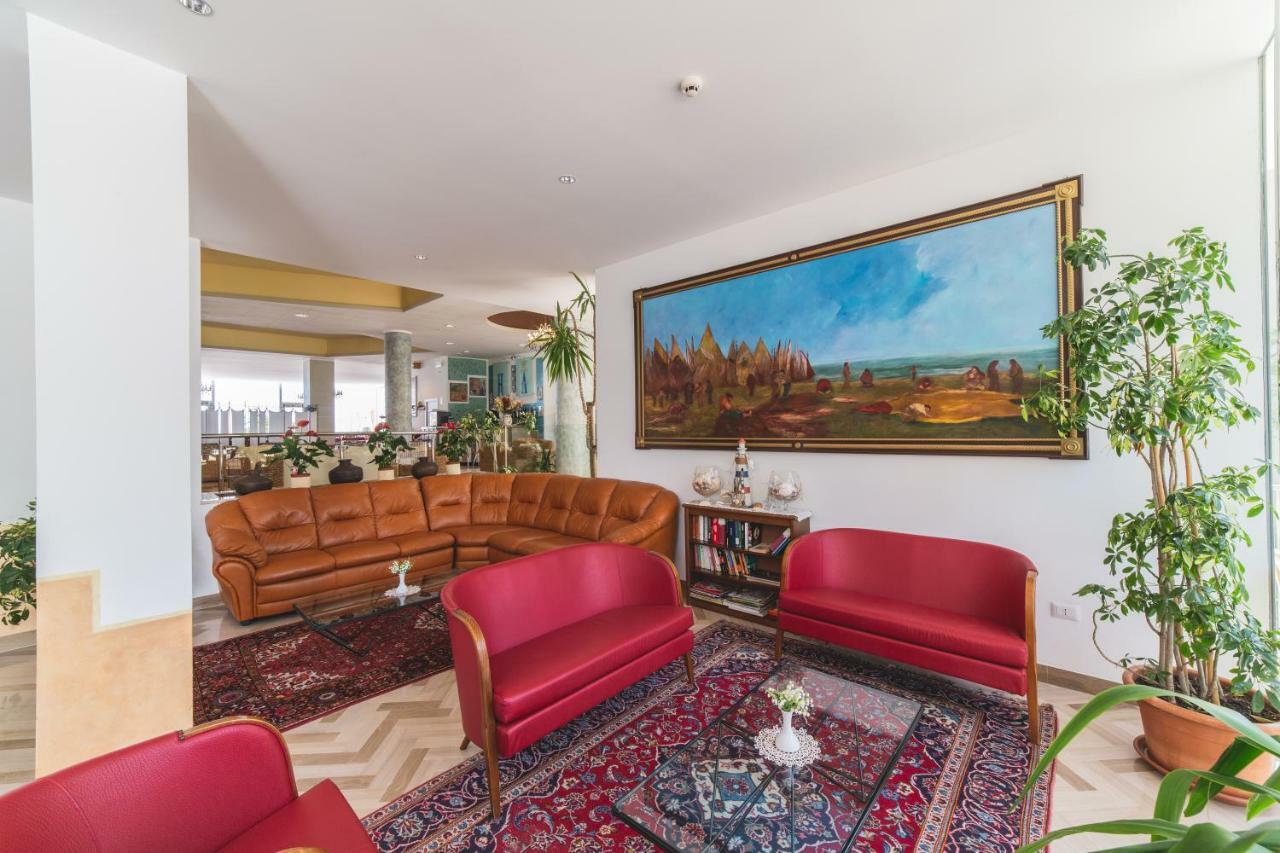 Hotel Astoria Cattolica Esterno foto